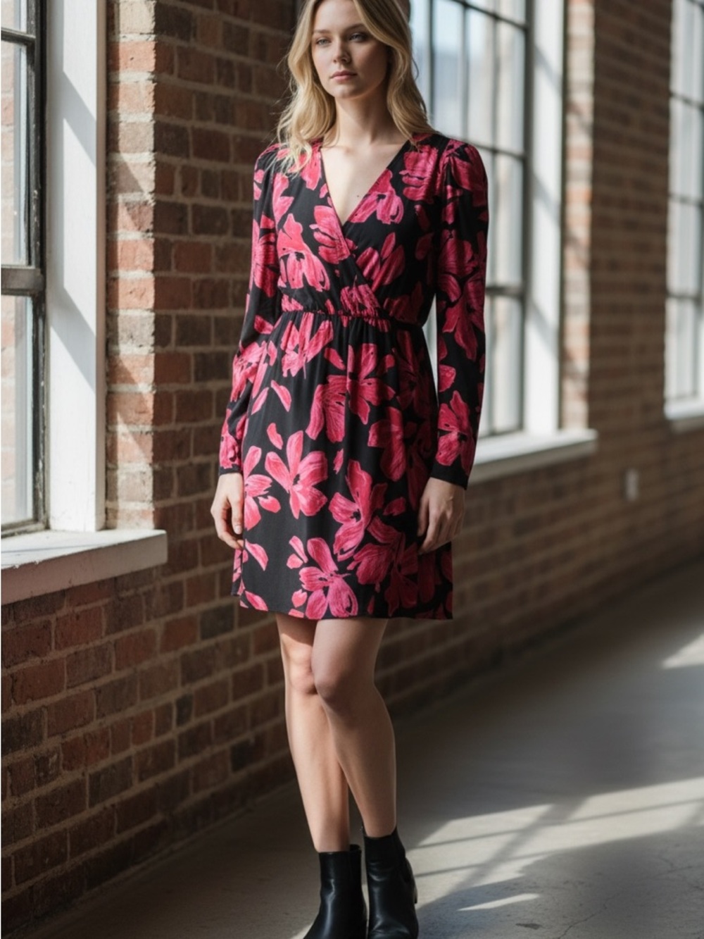 Floral Wrap V-Neck Long Sleeve Dress in Black & Pink